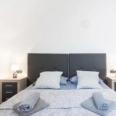 Moderne Mit Meerblick Und Pool Apartament