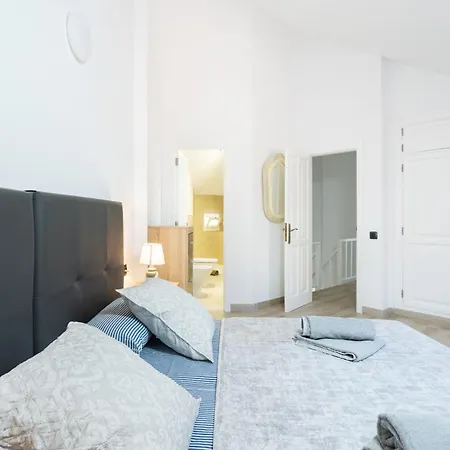 Apartament Moderne Mit Meerblick Und Pool Playa de las Americas (Tenerife)